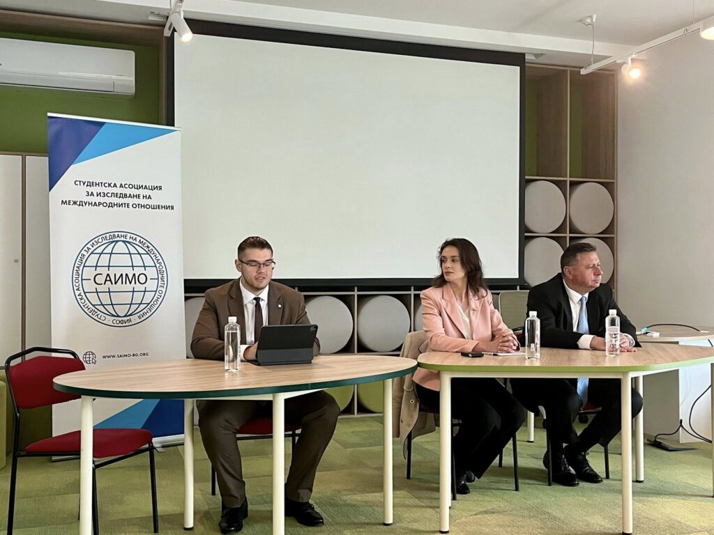 Среща със студенти от УНСС на тема „Дипломатическата кариера: от мечта до реалност“